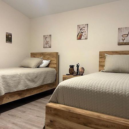 Walking Distance To Stagecoach Villa Indio Exteriör bild